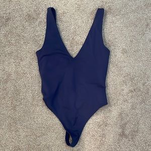 Babaton sculpt bodysuit V neck navy